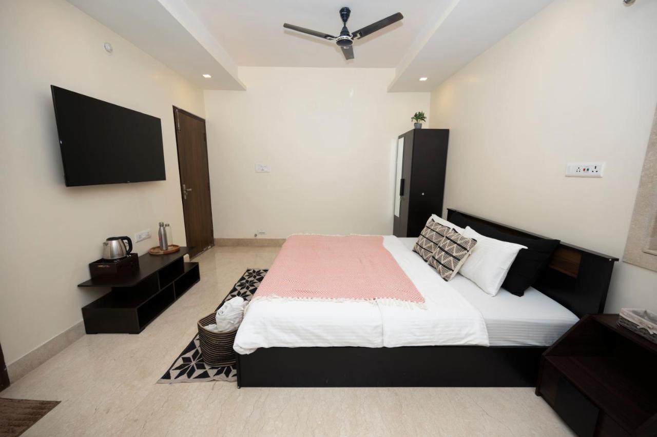Lakeside Suites Calcutta Exteriör bild