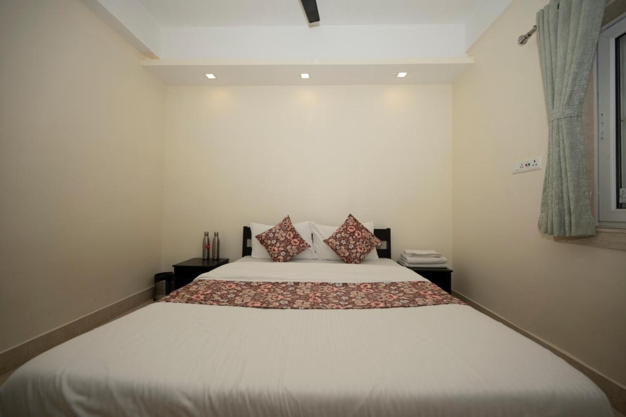 Lakeside Suites Calcutta Exteriör bild