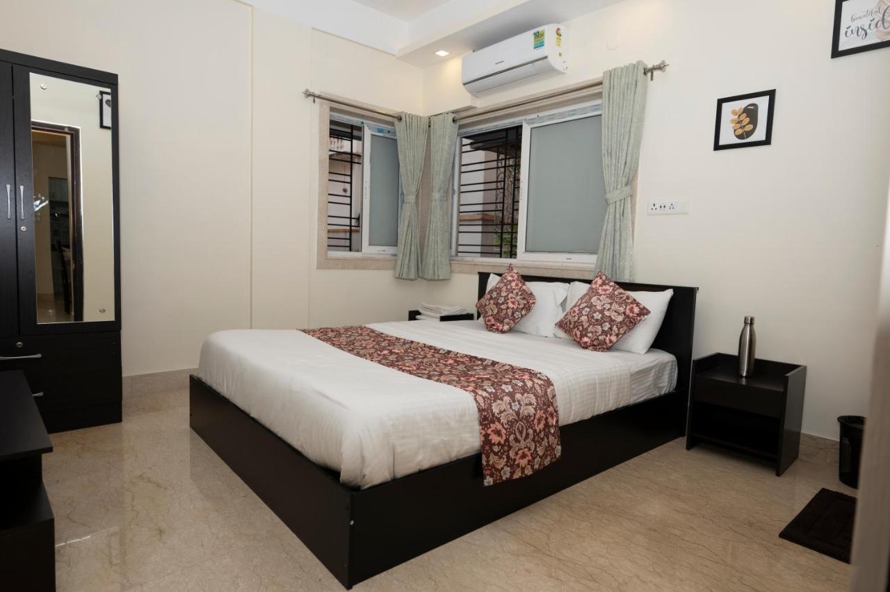 Lakeside Suites Calcutta Exteriör bild