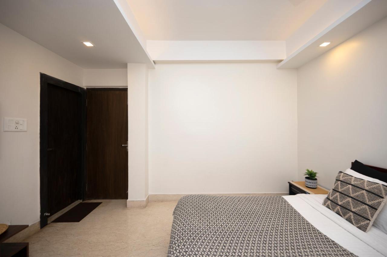 Lakeside Suites Calcutta Exteriör bild