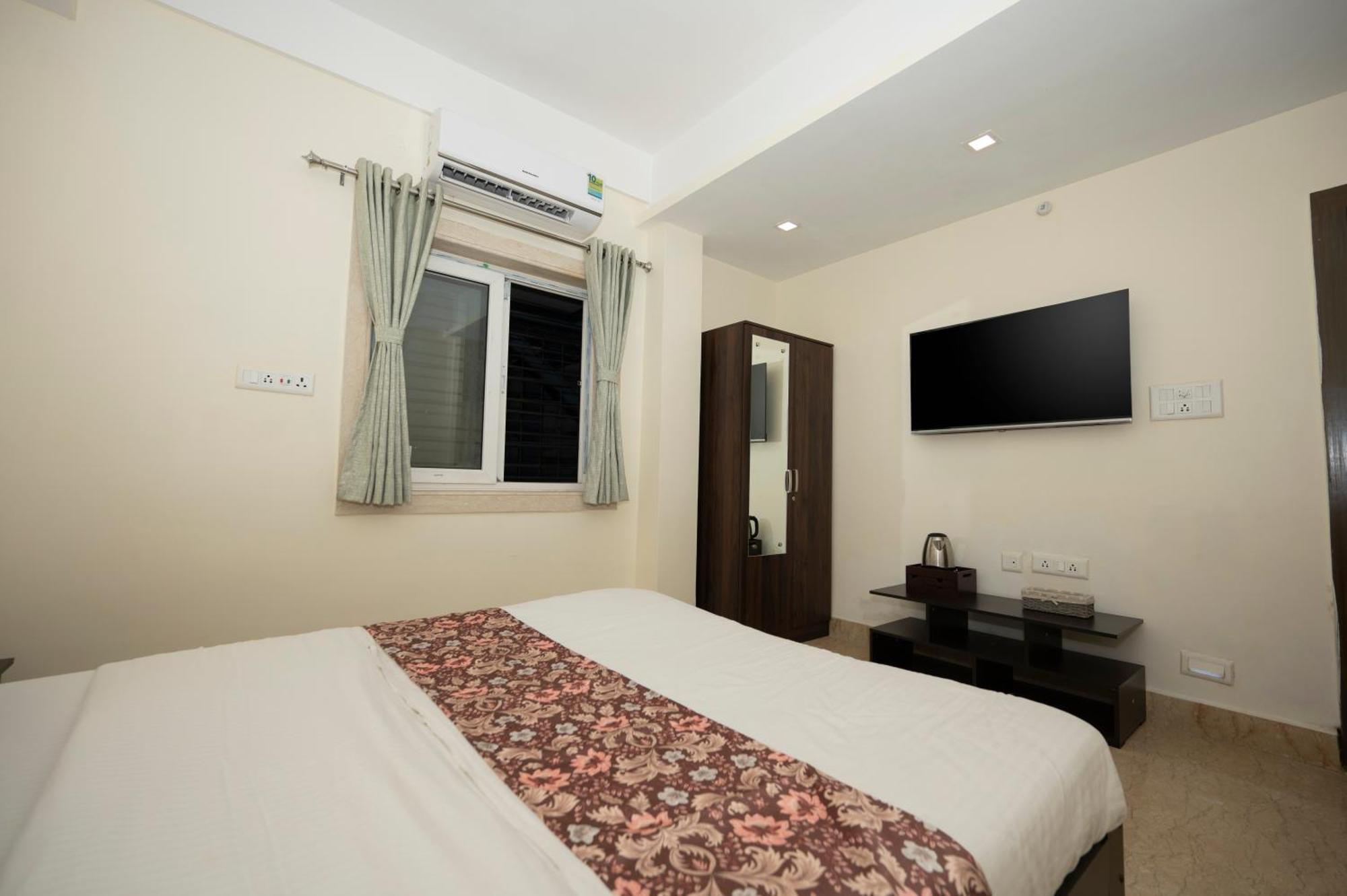 Lakeside Suites Calcutta Exteriör bild